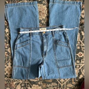 Madwell Loose Flare jeans. Size 28